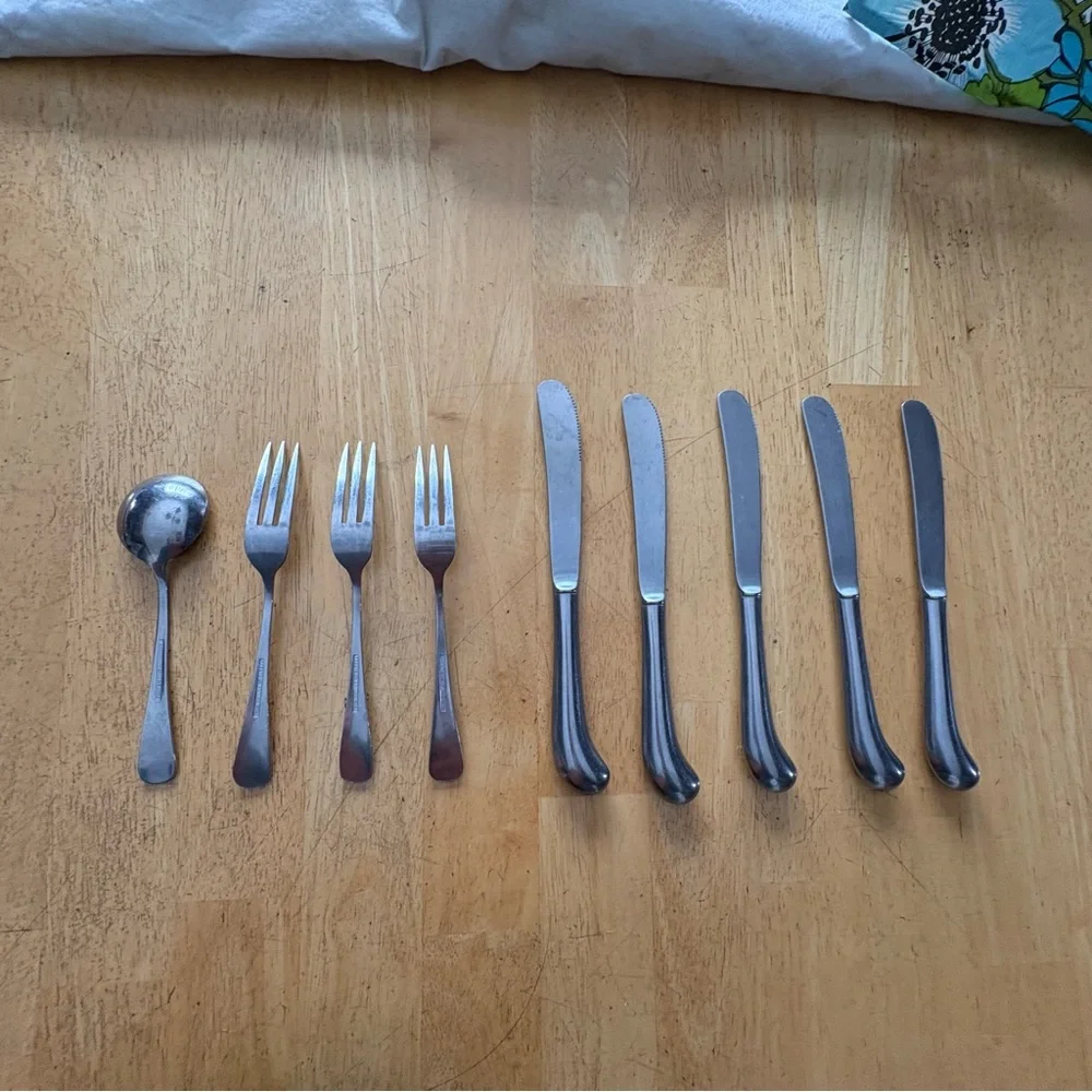 Rogers Jefferson Manor Stainless Korea 9 Pieces Pistol Handle Knives Fork‎ Spoon